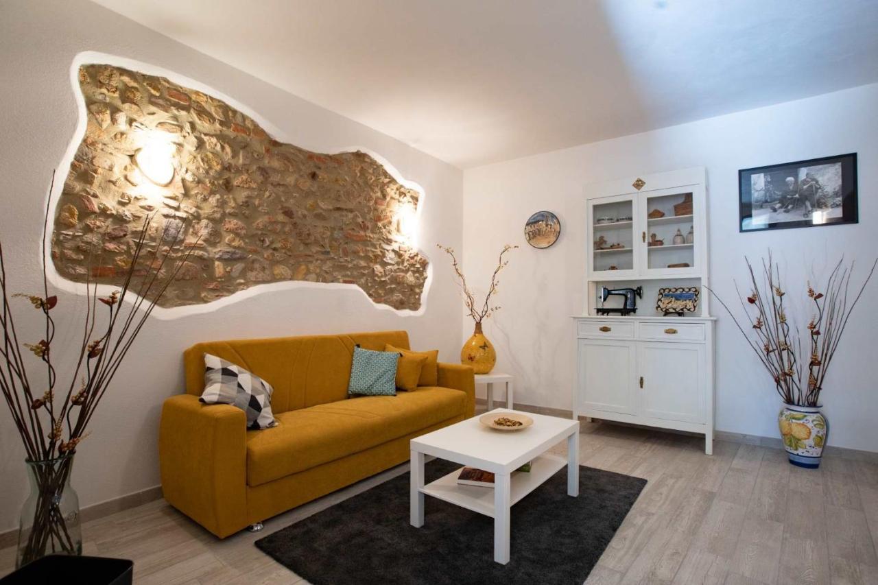 Le Logge Casa Vacanze Montepescali ภายนอก รูปภาพ